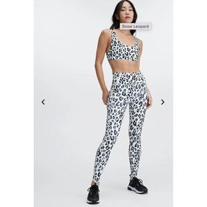 NWT Fabletics Lola Low-Impact Sports Bra in Snow Leopard - Medium Size 8